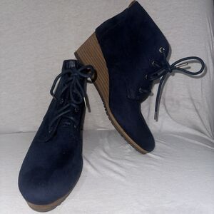 NEW Dr. Scholls Wedge Booties Women’s Size 9 Blue Conquer Faux Suede Lace-Up